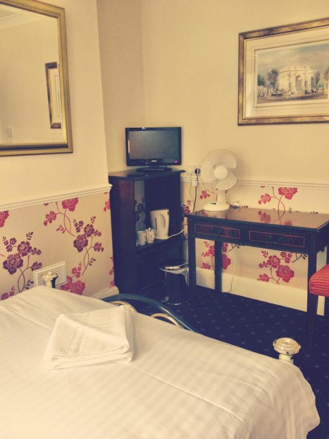 The Royal Standard Guest House Virginia Water Habitación foto